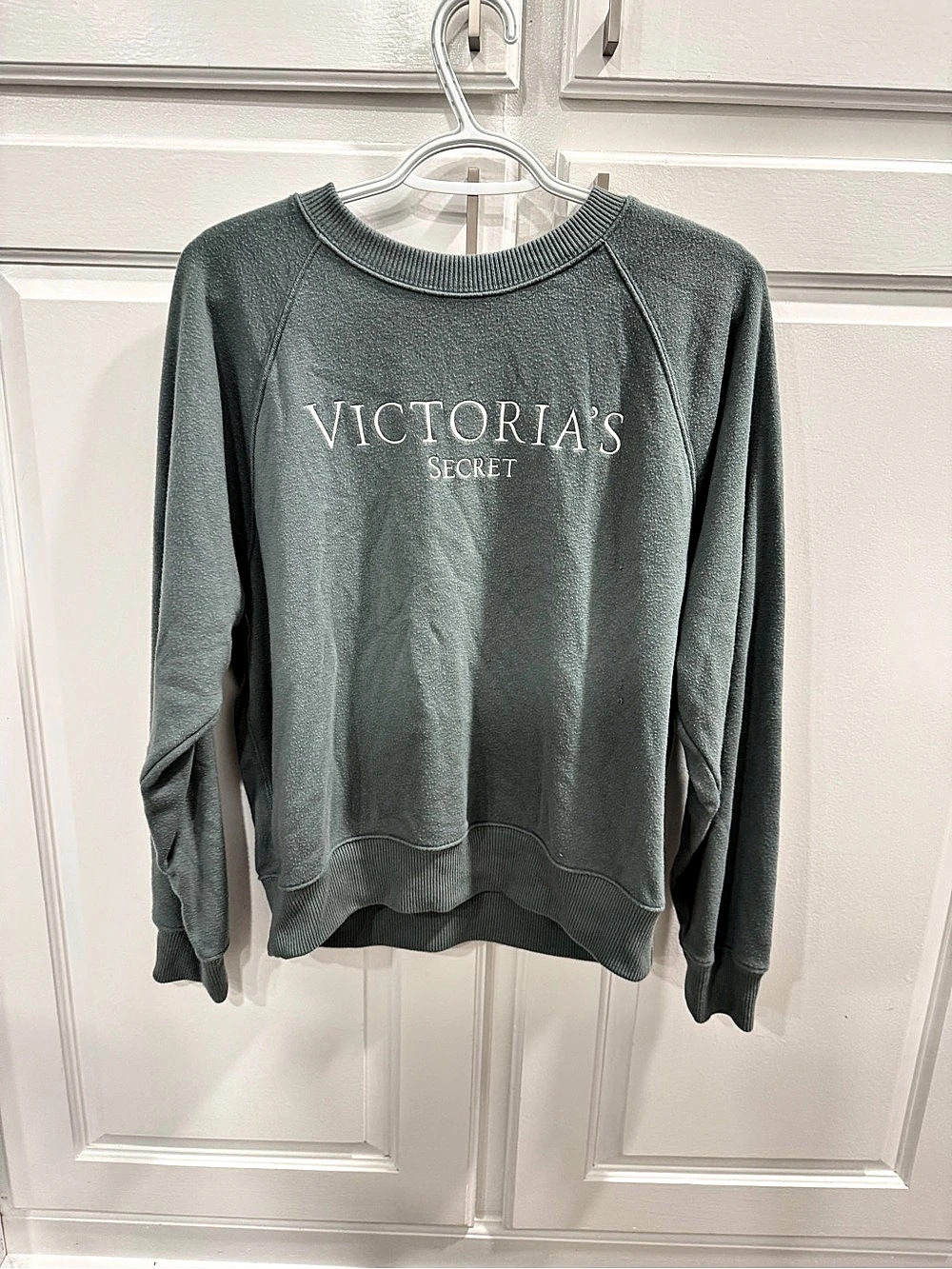 Victoria's Secret Fleece Sweatshirt in Green Size Medium